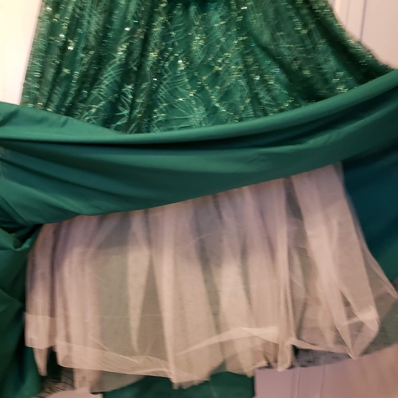 Gorgeous Emerald Green Prom Dress **Like New, Used 1x** - Picture 11 of 11